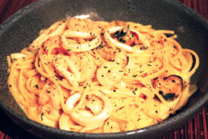 Creamy-Garlic-&-chilli-seafood-spaghetti Creamy-Garlic-&-chilli-seafood-spaghetti