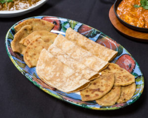 Bollywood(VR)_Aloo-Paratha-Chapati_550x440 Bollywood(VR)_Aloo-Paratha-Chapati_550x440